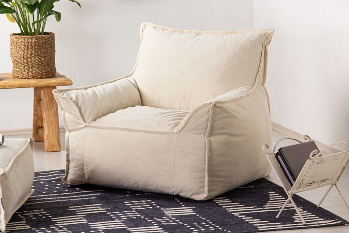 Notre Fauteuil met Hocker, Beige