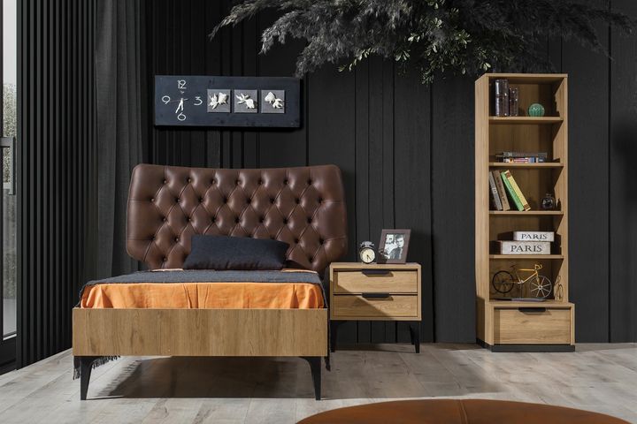 Kolosseum Nachtkastje, Walnoot