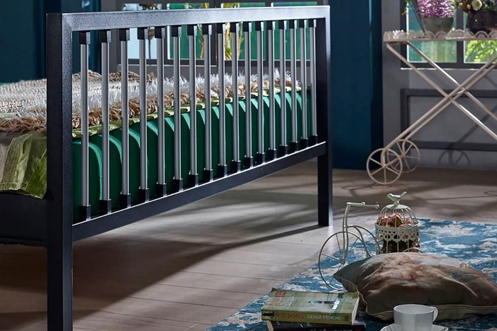Breeze Metalen Bedframe, 180x200 cm, Zwart en Grijs