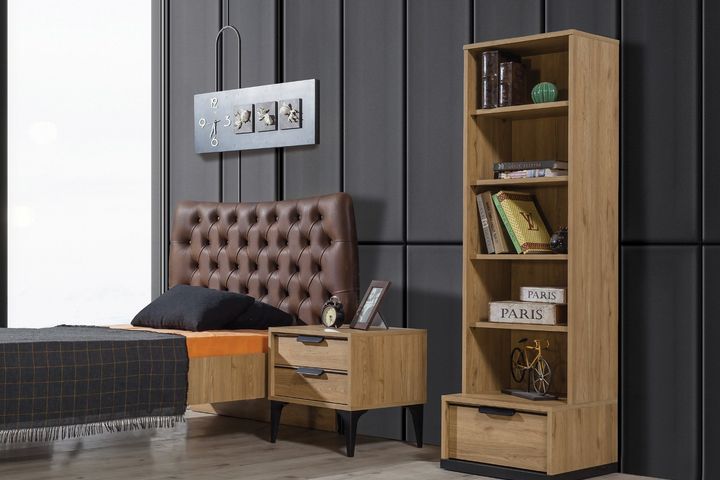 Colosseum Boekenrek, Walnoot