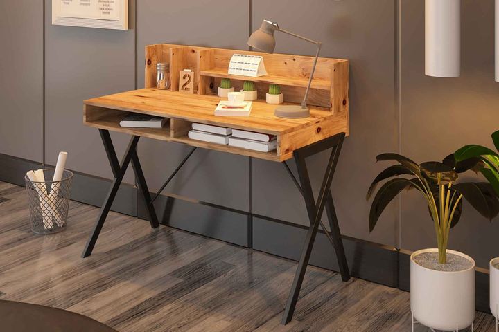 Yanke Bureau, Pijnboom