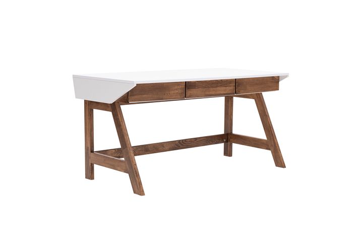 Tres Bureau, Walnoot