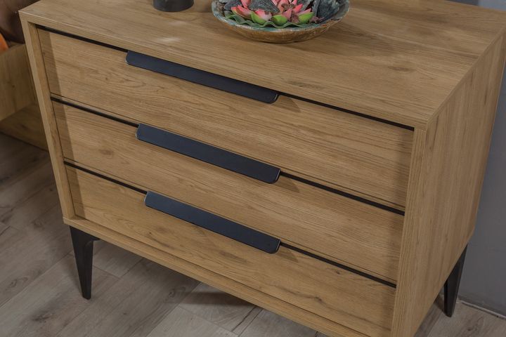 Colosseum Ladekast, Walnoot