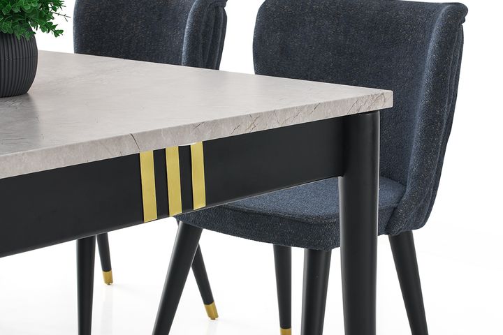 Enzo Tafel met Houten Poten