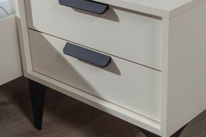 Kolosseum Nachtkastje, Wit