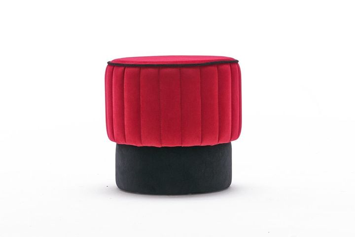 Rose Poef, Rood