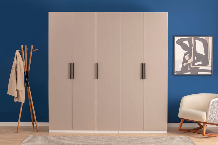 Luna Nox, Kastdeur, Strandhout