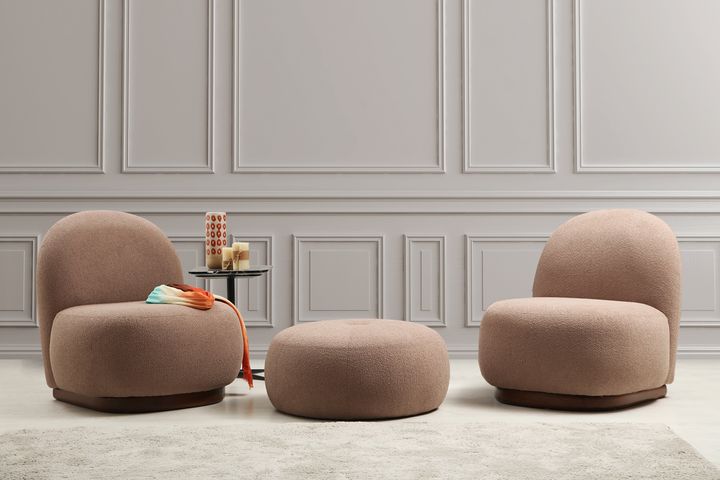 Tina Fauteuil, Bruin