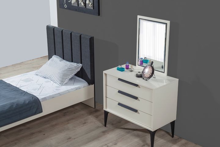 Kolosseum Ladekast, Wit