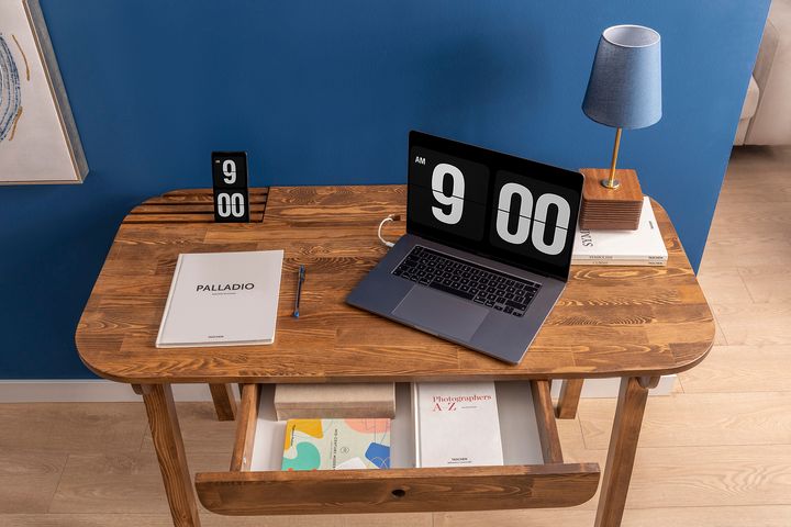 Moon Bureau, Walnoot