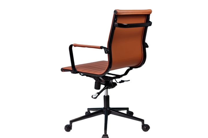 Bety Directiestoel, Steenrood