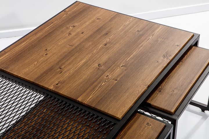 Valencia Salontafelset, Bruin