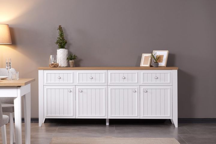 Lora Dressoir
