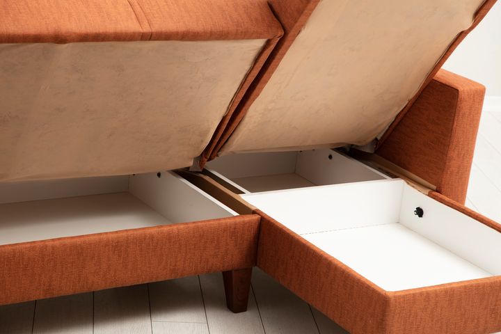 Polia Hoekbank, Steenrood