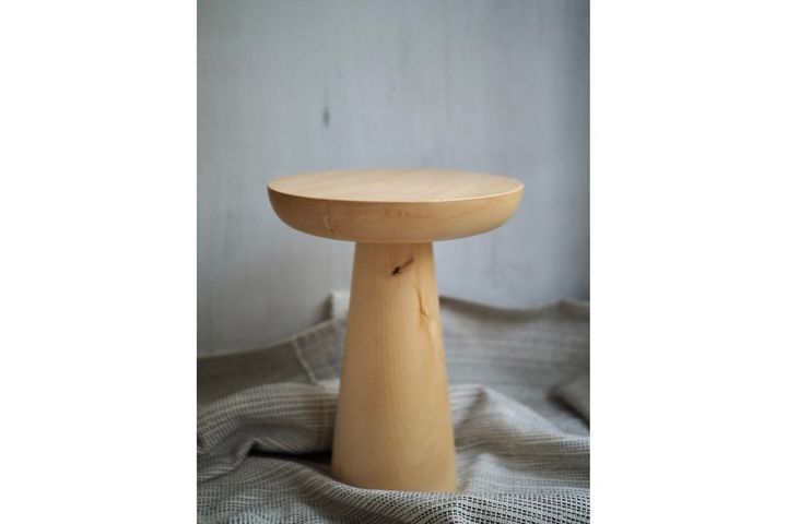 Kinaree Suar Twist Bijzettafel, massief hout, 30 cm hoog, zwart Kinaree Suar Twist Bijzettafel, massief hout, 30 cm hoog, zwart