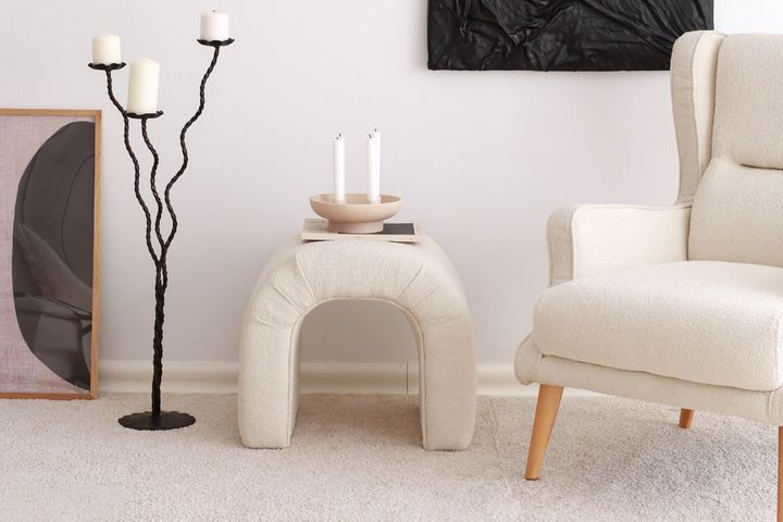 Junia Nu Poef, Creme