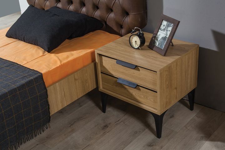 Kolosseum Nachtkastje, Walnoot