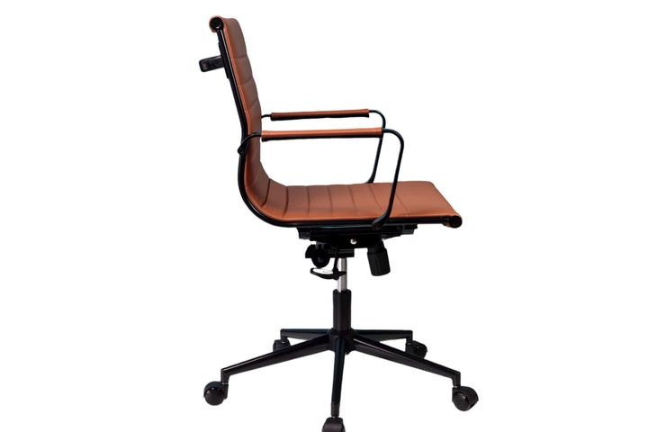 Bety Directiestoel, Steenrood