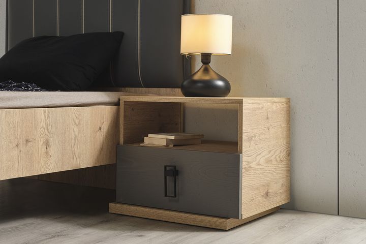 Ben Lawer Nachtkastje