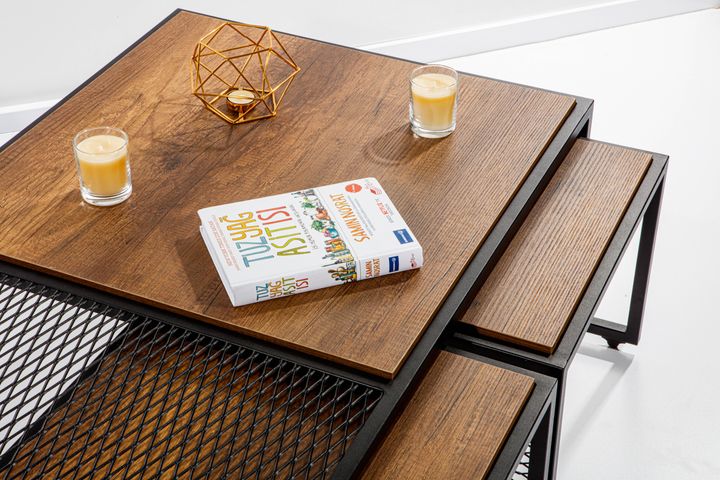 Valencia Salontafelset, Walnoot