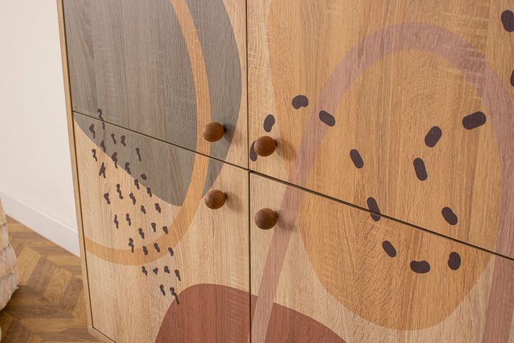 Form Multifunctionele Kast met Houten Poten