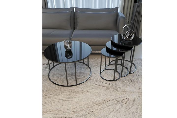 Tubihome Salontafelset, Zwart
