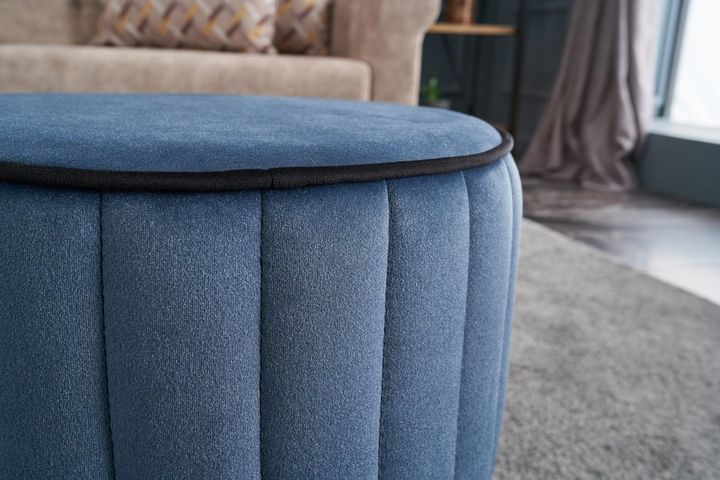 Rose Poef, Blauw