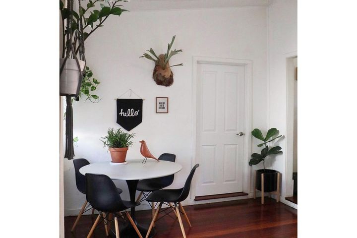 Tulip Tafel met Zwarte Poot