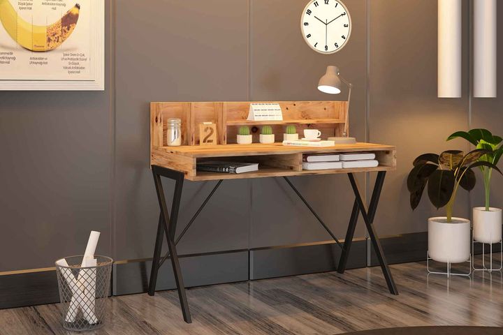 Yanke Bureau, Pijnboom