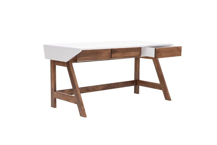 Tres Bureau, Walnoot