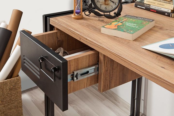 Cosmo Desk