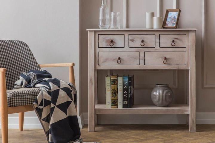 Ecot Dressoire, 5 Laden