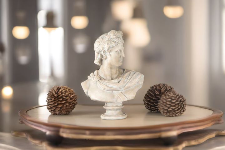 Buste Apollo, Creme