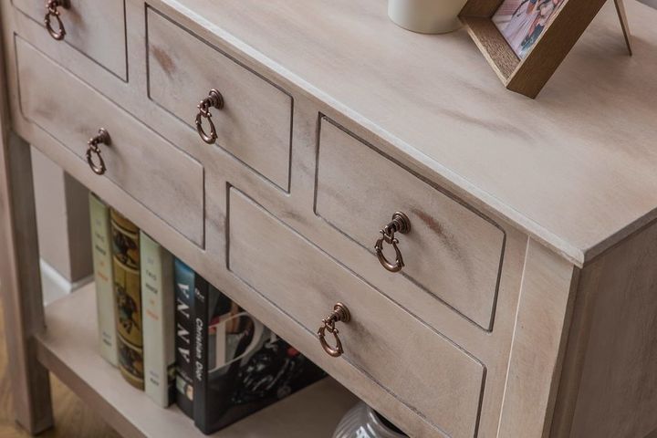 Ecot Dressoire, 5 Laden