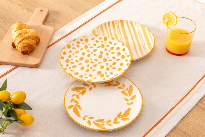 Amarillo Dots Dessert Plate, 21 cm, Yellow