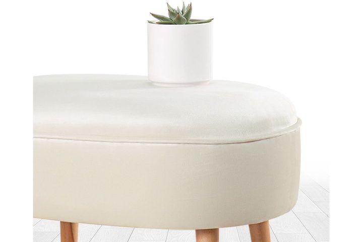 Moile Poef, Creme