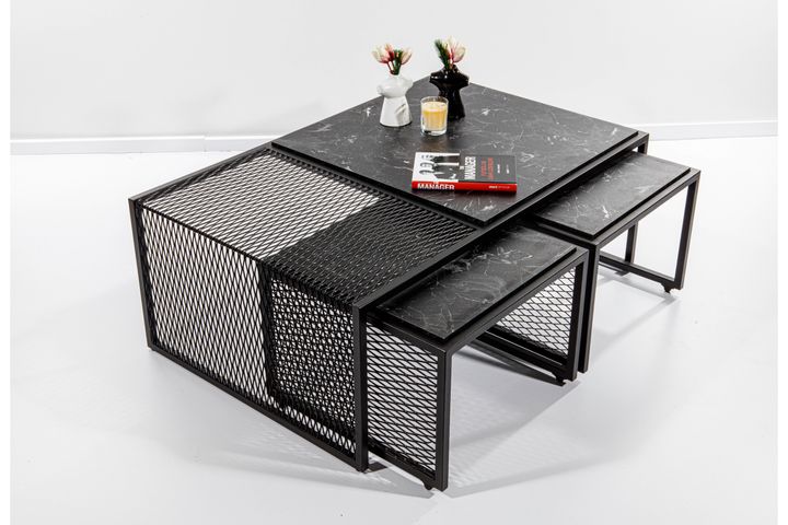 Valencia Salontafelset, Zwart