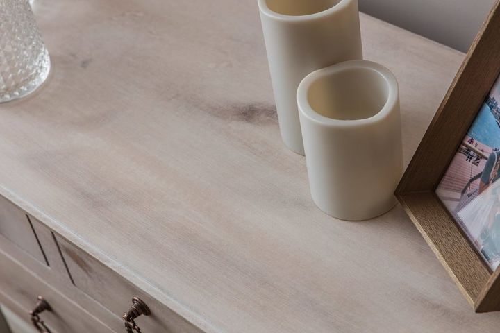 Ecot Dressoire, 5 Laden