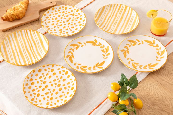 Amarillo Dots Dessert Plate, 21 cm, Yellow