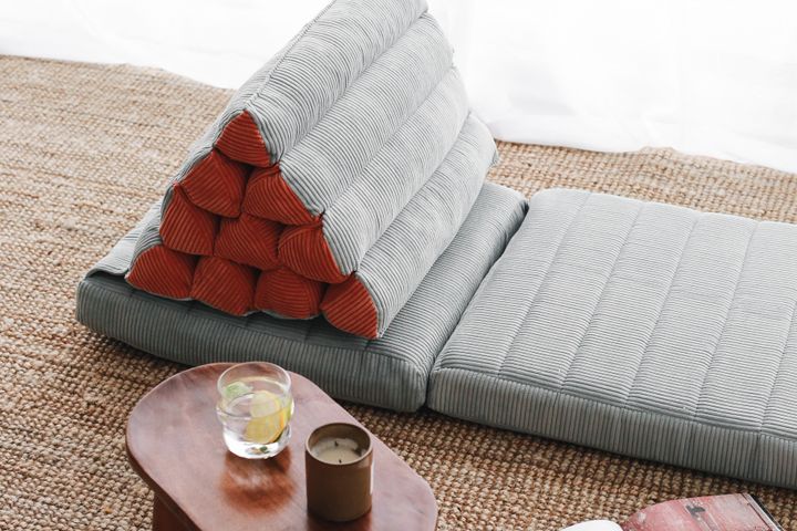 Jade Fold Mat with Triangle Cushion, Grey