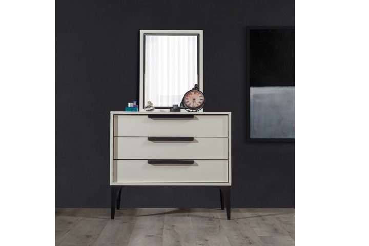 Kolosseum Ladekast, Wit