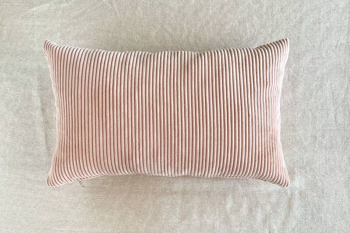 Joan Kussen, Roze