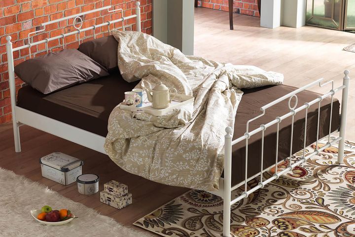 vidaXL Bedframe met hoofd- en voeteneinde metaal wit 120x200 cm, tweepersoonsbed, bedombouw, logeerbed, bed, ledikant, bed frame, metalen bedframe vidaXL Bedframe met hoofd- en voeteneinde metaal wit 120x200 cm, tweepersoonsbed, bedombouw, logeerbed, bed, ledikant, bed frame, metalen bedframe