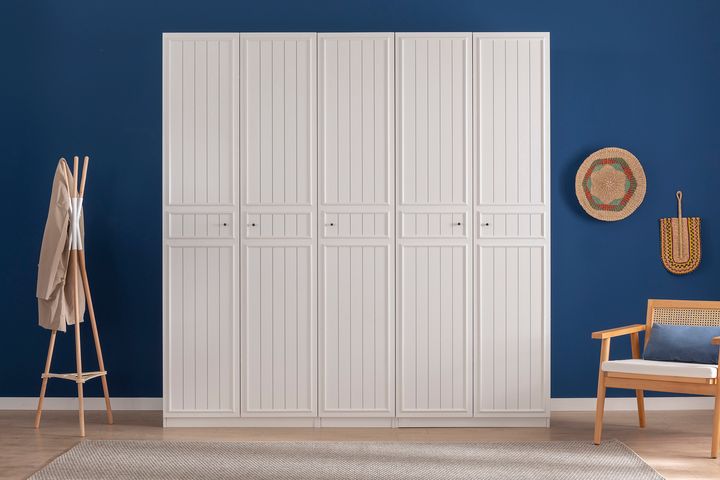 Luna Nox, Kastdeur, Lattenbodem