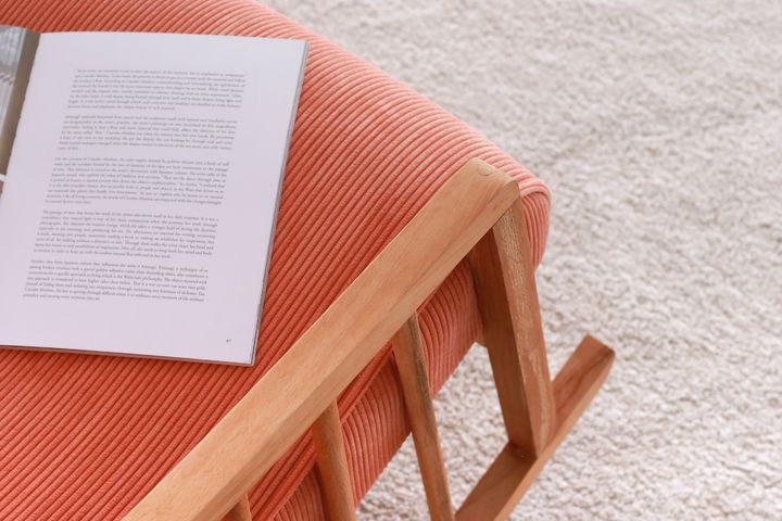 Junia Klea Schommelstoel, Zalm