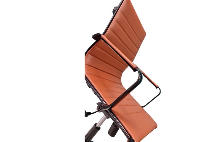 Bety Directiestoel, Steenrood